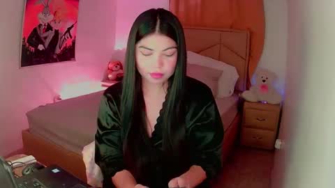 Snapshot of aliciabiden chatting on February 24, 3:53 am aliciabiden online show from February 24, 3:53 am