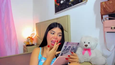 Snapshot of aliciabiden chatting on September 29, 8:19 am aliciabiden online show from September 29, 8:19 am
