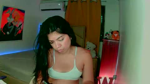 Snapshot of aliciabiden chatting on January 7, 2:10 am aliciabiden online show from January 7, 2:10 am