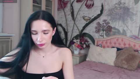 Veronica online show from November 4, 1:49 pm