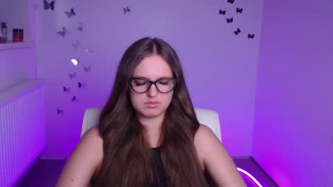 Snapshot of alicie_dream_ chatting on September 10, 11:21 am Alicie online show from September 10, 11:21 am