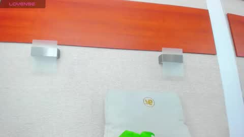 im tutti online show from March 10, 2:39 am