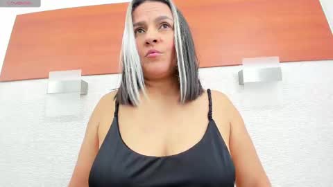 im tutti online show from September 22, 3:05 am