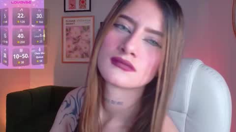 Snapshot of aliciia_miller chatting on October 20, 8:12 pm Alicia online show from October 20, 8:12 pm