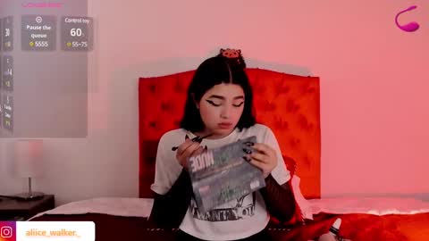 Snapshot of aliice_walker_ chatting on December 23, 12:41 pm aliice_walker_ online show from December 23, 12:41 pm