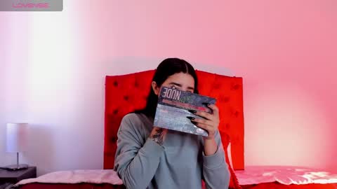 Snapshot of aliice_walker_ chatting on December 20, 12:38 pm aliice_walker_ online show from December 20, 12:38 pm