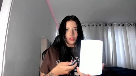 Snapshot of aliice_walker_ chatting on October 20, 8:45 pm aliice_walker_ online show from October 20, 8:45 pm