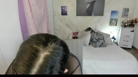 alinabozz1 online show from April 16, 3:29 am