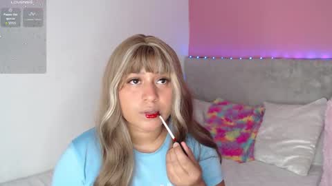 lili online show from March 30, 6:24 am