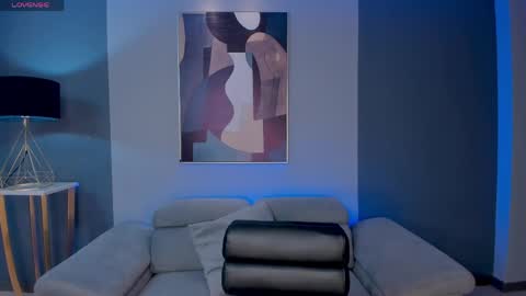 alinakravitz_ online show from June 5, 6:58 pm