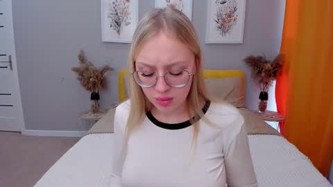 alinaocean online show from November 25, 8:16 am