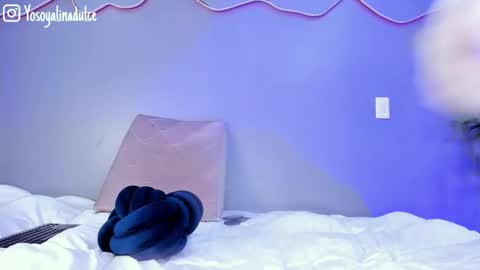 Snapshot of alinasweett_ chatting on October 11, 3:26 pm online show from October 11, 3:26 pm