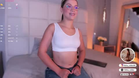 Snapshot of alisa_roldan chatting on December 14, 12:23 pm online show from December 14, 12:23 pm