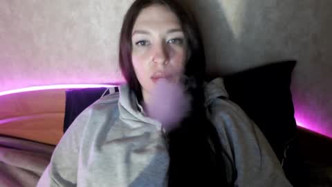 alisaadoll online show from June 1, 2:08 pm