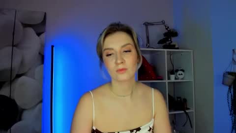 AlisaLady24 online show from November 20, 6:47 am