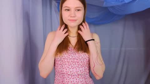 Snapshot of alisia_spinnet chatting on January 7, 7:42 am Alisia online show from January 7, 7:42 am
