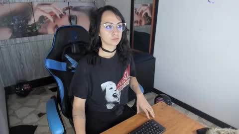 Snapshot of alison_moon7 chatting on October 6, 12:11 pm ALISON MOON online show from October 6, 12:11 pm