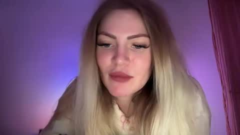 Snapshot of alisonlaurentis chatting on October 26, 9:21 pm Ecate online show from October 26, 9:21 pm