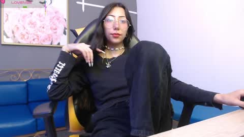 aliss_angel_ online show from April 8, 8:33 pm