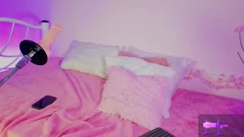 Mia online show from February 25, 9:35 pm