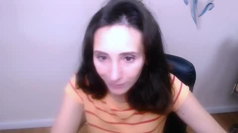 Snapshot of alissajersy_ chatting on October 15, 9:12 am Alissa online show from October 15, 9:12 am