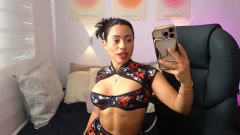Snapshot of alissonpeer chatting on October 19, 1:35 pm alissonpeer online show from October 19, 1:35 pm