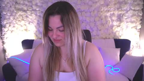 alissyagrayy online show from May 11, 1:02 pm