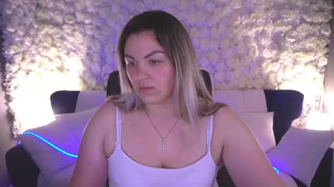 alissyagrayy online show from May 11, 2:45 pm