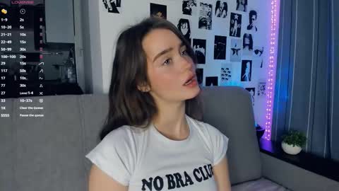 Alivia online show from November 17, 9:21 am