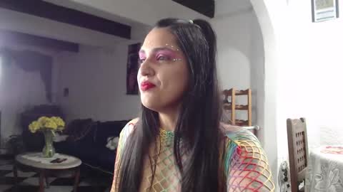 Snapshot of alix_beltran chatting on February 24, 1:00 am Alix online show from February 24, 1:00 am