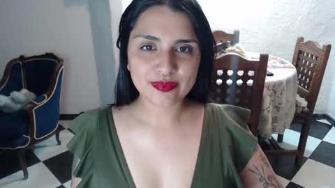 Snapshot of alix_beltran chatting on October 1, 1:21 am Alix online show from October 1, 1:21 am