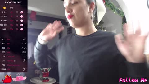 Snapshot of alix_beltran chatting on January 3, 10:51 pm Alix online show from January 3, 10:51 pm