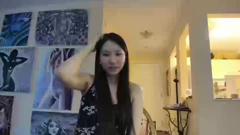 Alize Zaide online show from September 11, 9:15 pm