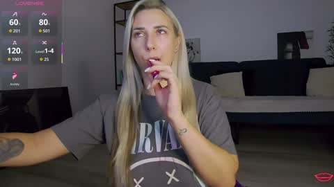 A day u didnt smile is a lost day online show from October 14, 5:37 pm