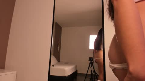 A L L I E online show from February 4, 6:49 am