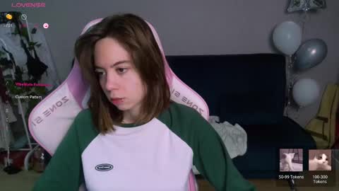 Snapshot of allie_hazie chatting on March 5, 12:05 am alice online show from March 5, 12:05 am