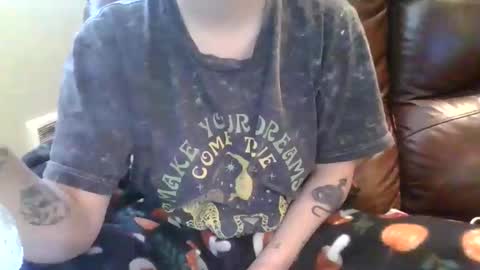 alliebearx online show from February 17, 11:04 pm
