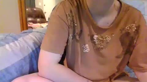 alliebearx online show from October 19, 2:57 am