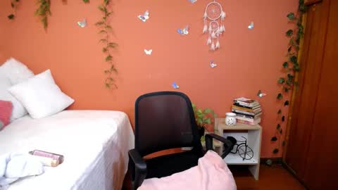 Snapshot of allierose_ chatting on September 20, 7:34 pm Allie online show from September 20, 7:34 pm