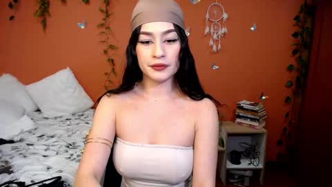 Snapshot of allierose_ chatting on October 6, 7:29 pm Allie online show from October 6, 7:29 pm