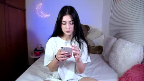Snapshot of allierose_ chatting on February 2, 2:34 pm Allie online show from February 2, 2:34 pm