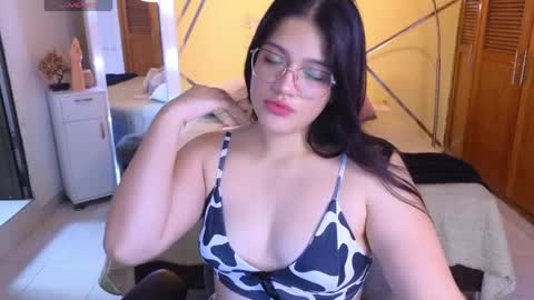 allison_cute19 online show from May 30, 8:27 pm