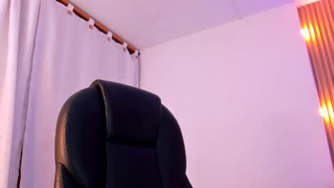 allison_fosther online show from April 22, 3:14 am