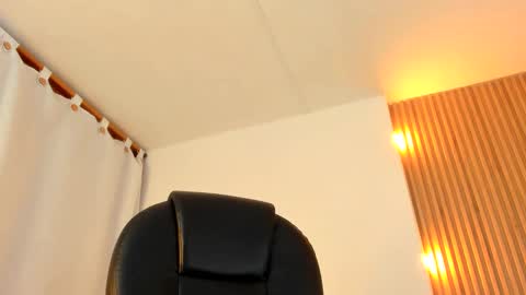 allison_fosther online show from February 8, 4:49 am