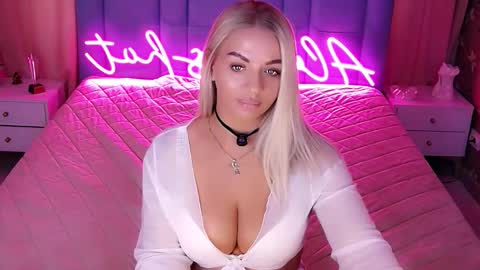 AlwaysHot online show from March 13, 2:57 am