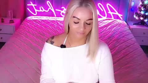 AlwaysHot online show from January 17, 2:41 am