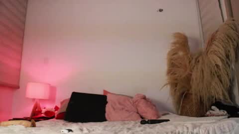 Snapshot of allysonfreeman21 chatting on October 5, 12:59 am Ally colombiana nice bigBoobs boobs latina online show from October 5, 12:59 am