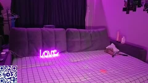 May online show from October 19, 4:09 pm