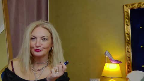 Snapshot of alura_jenson_ chatting on September 19, 7:02 pm Alura Jenson online show from September 19, 7:02 pm