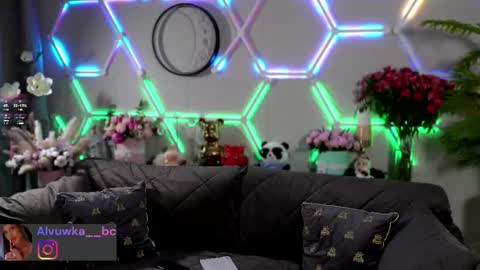 Alvuwka online show from February 17, 9:08 am